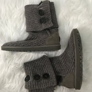 UGG women's classic cardy boot- bailey buttons
